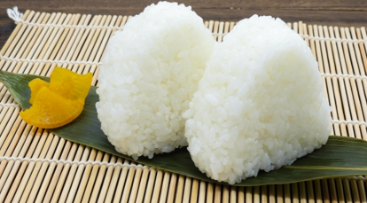 ファミリーマート、海苔なしおむすび拡大「海苔を使用しない分コストを抑えられる」